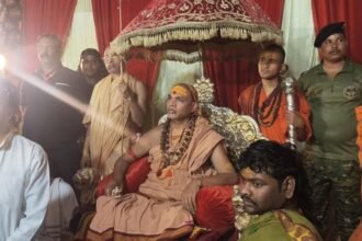 शंकराचार्य अविमुक्तेश्वरानंद ने सरकार और योगी पर साधा निशाना — गौ रक्षा और बटुकों के अपमान पर उठाए सवाल