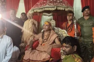 शंकराचार्य अविमुक्तेश्वरानंद ने सरकार और योगी पर साधा निशाना — गौ रक्षा और बटुकों के अपमान पर उठाए सवाल